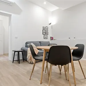 Apartment Piazza Maggiore White